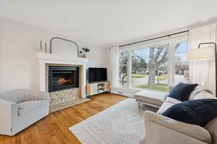 328 Lorraine St, Glen Ellyn, IL 60137 - Photo 3