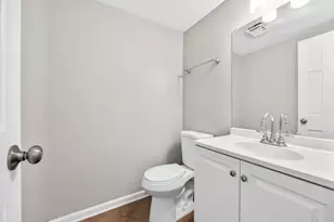 936 Hawthorne Dr, Crystal Lake, IL 60014 - Photo 13