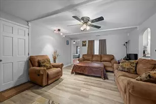 207 Second St, Elgin, IL 60123 - Photo 5