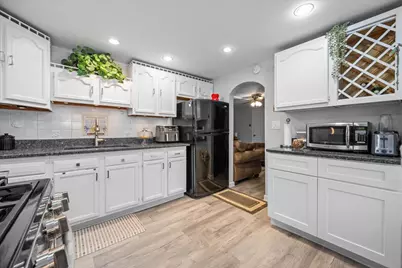 207 Second Street, Elgin, IL 60123 - Photo 7