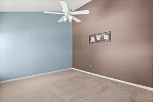 1146 Falcon Ridge Dr, Elgin, IL 60124 - Photo 31