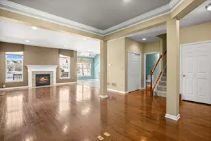 1146 Falcon Ridge Dr, Elgin, IL 60124 - Photo 5