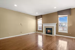 1146 Falcon Ridge Dr, Elgin, IL 60124 - Photo 7