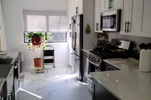 274 Buckingham Ct, Schaumburg, IL 60193 - Photo 9