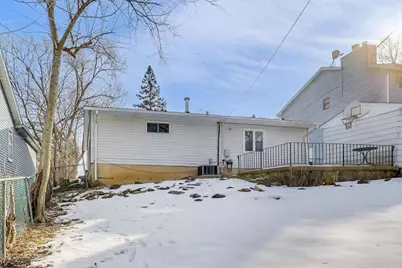 119 Lake Drive, Lake in the Hills, IL 60156 - Photo 19