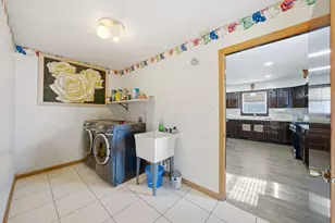 24325 S Meadowood Rd, Crete, IL 60417 - Photo 11