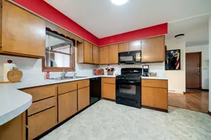 7605 Meander Dr, Rockford, IL 61107 - Photo 13