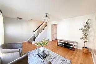 408 N Kennicott Ave N, Arlington Heights, IL 60005 - Photo 3