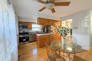 408 N Kennicott Ave N, Arlington Heights, IL 60005 - Photo 5