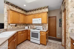 21456 Wolf Lake Way, Crest Hill, IL 60403 - Photo 7