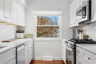 8 Rob Rd, Mount Prospect, IL 60056 - Photo 9