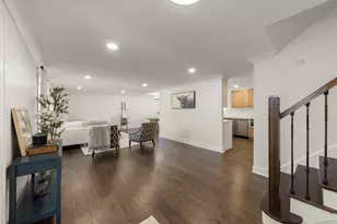 526 S Springinsguth Rd, Schaumburg, IL 60193 - Photo 3