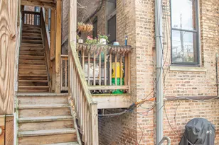 1204 W Waveland Ave, Chicago, IL 60613 - Photo 15