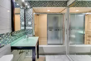 2047 N Lavergne Ave, Chicago, IL 60639 - Photo 9