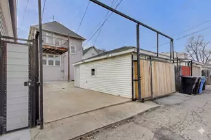 2047 N Lavergne Ave, Chicago, IL 60639 - Photo 13