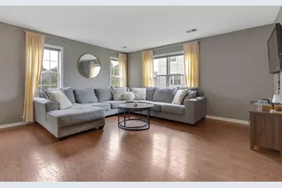 283 Ashbury Lane W, Roselle, IL 60172 - Photo 11