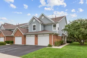 283 Ashbury Ln W, Roselle, IL 60172 - Photo 1