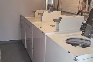 8429 S Marquette Ave, Chicago, IL 60617 - Photo 9