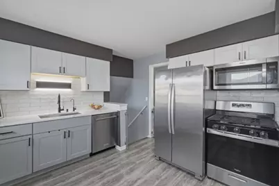 2469 Parkwood Lane, Des Plaines, IL 60018 - Photo 7