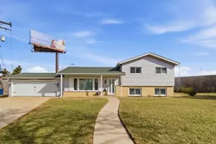 2469 Parkwood Ln, Des Plaines, IL 60018 - Photo 1