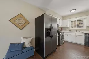 1601 Castbourne Ct, Wheaton, IL 60189 - Photo 5