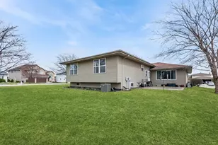 17900 Poplar Ln, Country Club Hills, IL 60478 - Photo 17