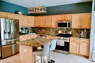 2021 Cypress Ct, Glendale Heights, IL 60139 - Photo 5