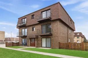 9803 Bianco Terrace, Des Plaines, IL 60016 - Photo 1