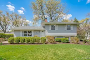 344 Sycamore Dr, Naperville, IL 60540 - Photo 1
