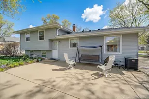 344 Sycamore Dr, Naperville, IL 60540 - Photo 3