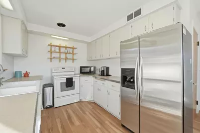 8144 Kildare Avenue, Skokie, IL 60076 - Photo 7