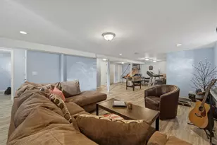 8144 Kildare Ave, Skokie, IL 60076 - Photo 19