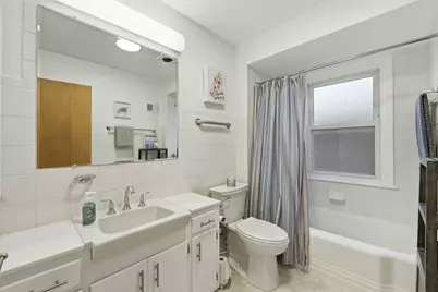 8144 Kildare Avenue, Skokie, IL 60076 - Photo 13