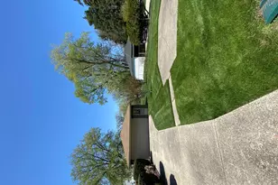 2242 Eastview Dr, Des Plaines, IL 60018 - Photo 19