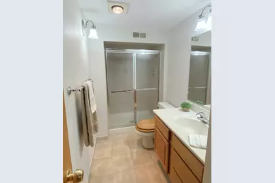 2242 Eastview Drive, Des Plaines, IL 60018 - Photo 13