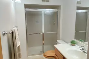 2242 Eastview Dr, Des Plaines, IL 60018 - Photo 13