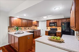 1029 Claremont Dr, Downers Grove, IL 60516 - Photo 5