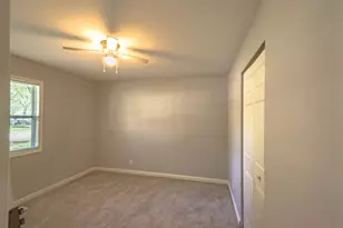 1607 Williamsburg Dr, Champaign, IL 61821 - Photo 5