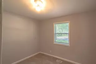 1607 Williamsburg Dr, Champaign, IL 61821 - Photo 5