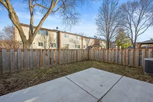 709 Lakeside Cir Dr, Wheeling, IL 60090 - Photo 23