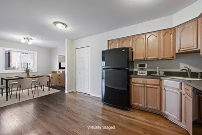 709 Lakeside Circle Drive, Wheeling, IL 60090 - Photo 9