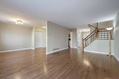 709 Lakeside Circle Drive, Wheeling, IL 60090 - Photo 5