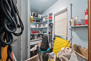 4022 W Eddy St, Chicago, IL 60641 - Photo 11