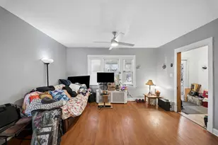 4022 W Eddy St, Chicago, IL 60641 - Photo 5