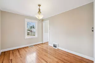 1542 43rd St, Rock Island, IL 61201 - Photo 5