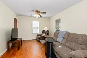 10323 S Troy Ave, Chicago, IL 60655 - Photo 3