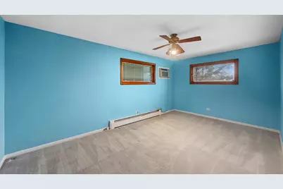 1305 E Mulberry Lane, Mount Prospect, IL 60056 - Photo 17