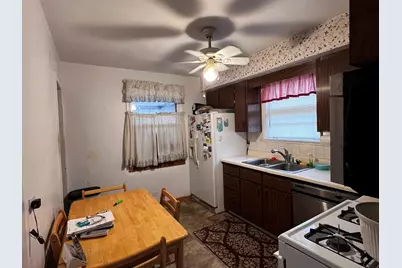 406 N Prospect Manor Avenue, Mount Prospect, IL 60056 - Photo 7