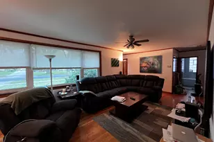 406 N Prospect Manor Ave, Mount Prospect, IL 60056 - Photo 3