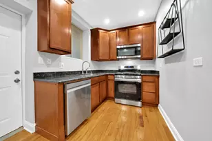 2256 W Arthur Ave, Chicago, IL 60645 - Photo 5